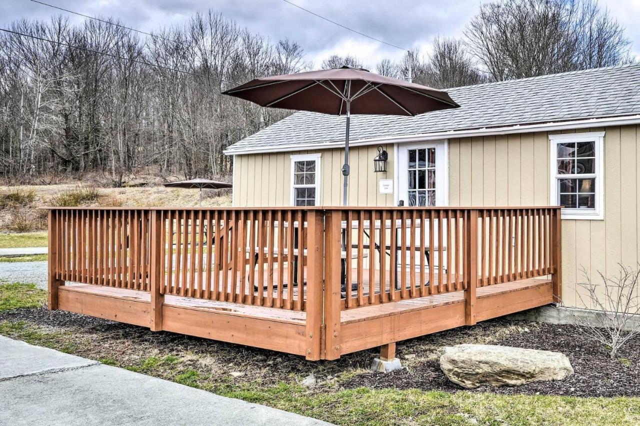 Equestrian House: Suites Pleasant Mount Exterior photo