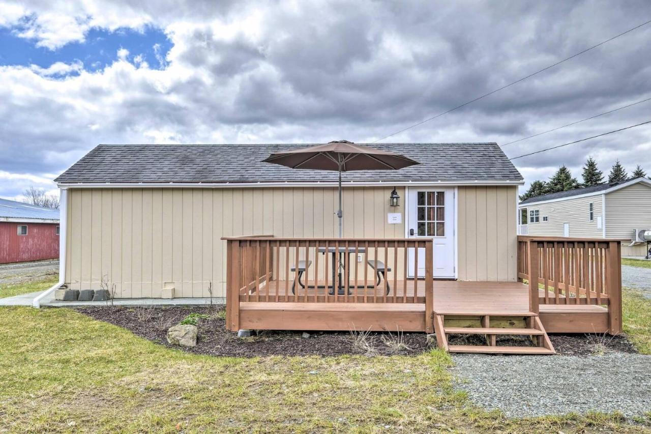 Equestrian House: Suites Pleasant Mount Exterior photo