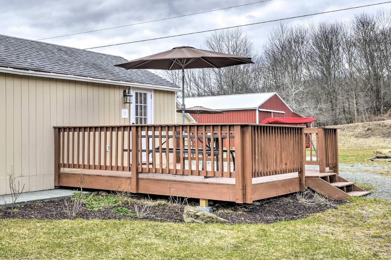 Equestrian House: Suites Pleasant Mount Exterior photo