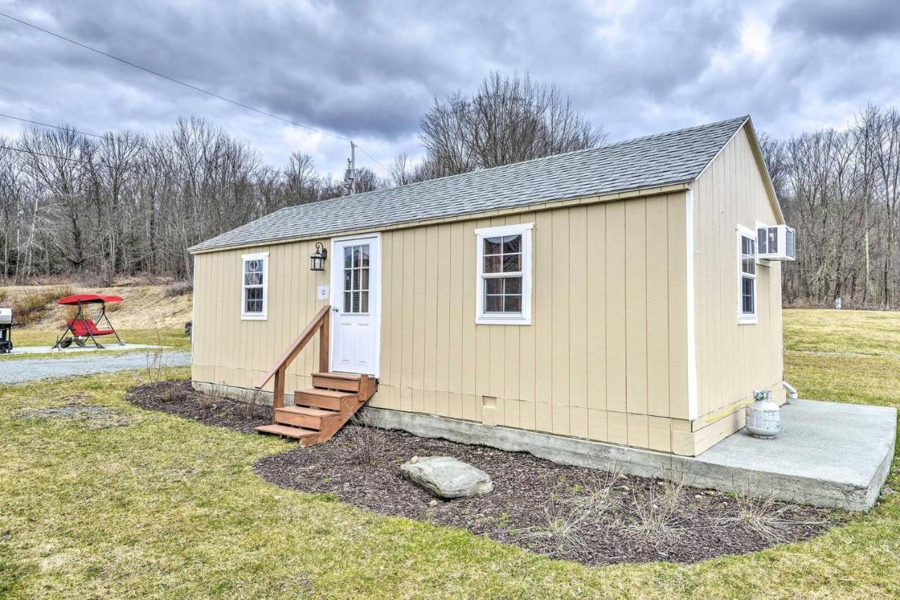 Equestrian House: Suites Pleasant Mount Exterior photo